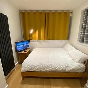  Homestay Double Bedroom With En-suite Shower & Free Parking United Kingdom