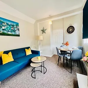  Apartment Vibes: Artisan With Free Parking In United Kingdom